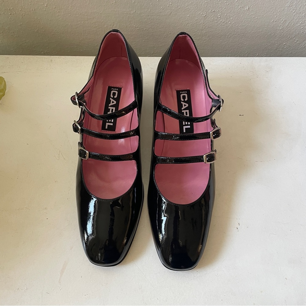 Brand new Carel Kina mary jane heels